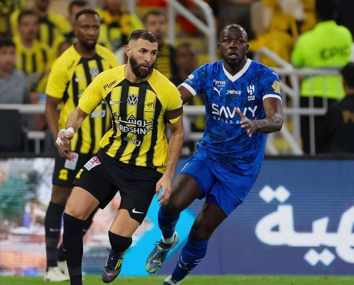 巴塞罗那迎亚冠关键赛，赛后复出首秀，管理层满意，身体对抗强度拉满的简单介绍